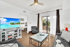Image of Beautiful Upgraded 2 BR Condo In Tourist District