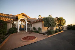 Image of Lakeview Villa