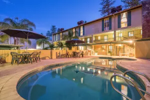 Image of Cottesloe Beach Chalets