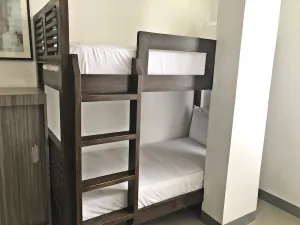 Image of RedDoorz at Anton's Loft Designer Resort Pansol Calamba Laguna