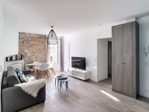 Image of Charming Family 2BR - Prime Location, Walk to Beach & Shopping - Totolulu Cannes Charming Cheminee