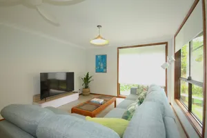 Image of Byron by the Beach