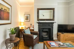 Image of Delightful 1BD Flat in the Heart of Barnes Village