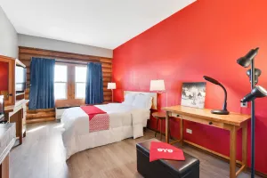 Image of Casa Loma Inn & Suites by OYO Davenport IA near I-80