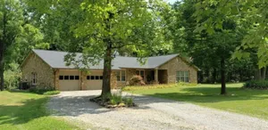 Image of Amos`s Willow Bend Stone Cottage Cabin