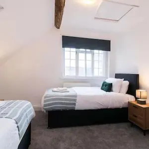 Image of Quaint Centrally Located Getaway