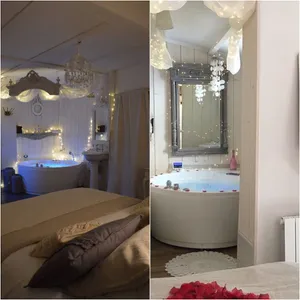 Image of Appart Aix sauna jacuzzi balneo spa privatifs hyper centre historique cour intérieur