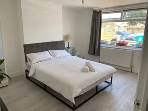 Image of Modern Apartment in Nice Area in South London