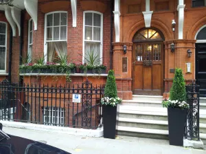 Image of Kensington Court ApartHotel