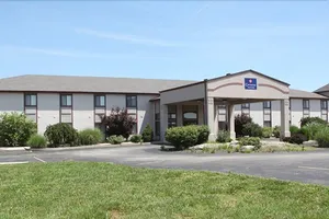 Image of Carlyle Inn & Suites