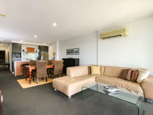 Image of Large 3 Bedroom Apartment With River Views Near the Stadium