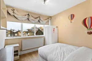 Image of Bright 2 Bedroom Near the Natural History Museum
