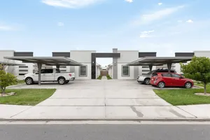 Image of Modern Duplex with Fully Upgraded Amenities