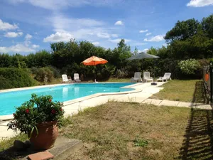 Image of Manoir enchanteur à Cailhau avec piscine privée sécurisée