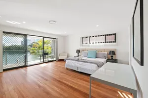 Image of Luxurious Waterfront Home