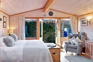 Image of The Lodge - Luxury Lodge with Super King Size Bed, Kitchen & Shower Room