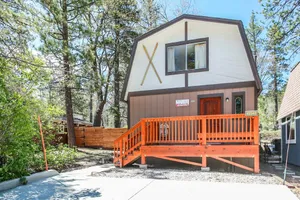 Image of Little Brown Bear - Beautiful view, quiet area and an amazing hot tub!