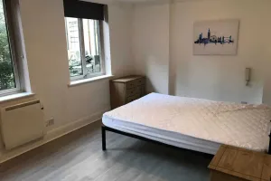 Image of Spacious 1 Bedroom Flat Near Charterhouse Square