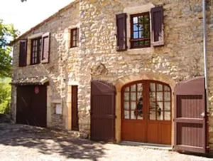 Image of Maison pittoresque à Mostuéjouls avec vue sur la montagne