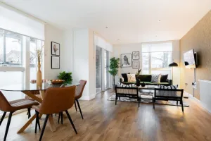 Image of The Hoxton Docks - Modern & Bright 1BDR Flat With Study Room & Balcony
