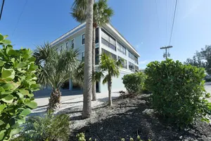 Image of Fully Remodeled Steps to the Beach - Amazing Tropical Sunsets