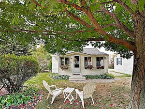Image of New Listing! Coastal W/ Pool - Near Beach 2 Bedroom Cottage