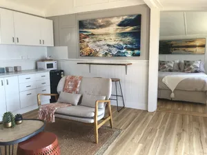 Image of Salt Box Hideaway