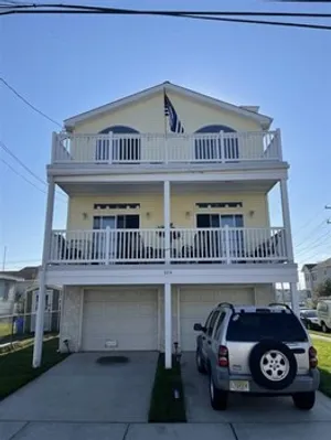 Image of Ww324 West Garfield Avenue, Unit B