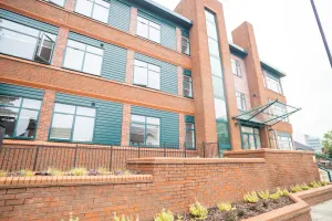 Image of Deluxe & Chic 1 & 2 Bed Apts near Heathrow, Legoland, & Windsor Slough