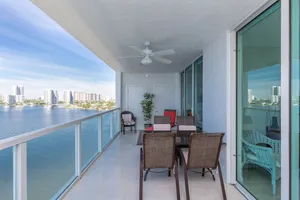 Image of Le Marina Bay 1206 - Condo 4 People, Sunny Isles