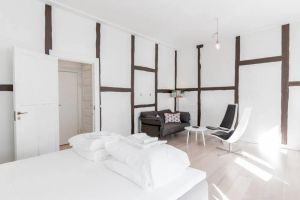 Image of Central Apt, 50M to Main Street, Metro & canals