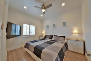 Image of 1000#2 Magnificent Beach Home w/ AC & 4K TVs