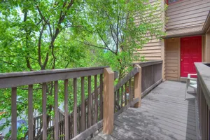 Image of 2 2 Ferringway 33