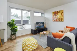 Image of Spacious Carlton 1 bedroom Apt With Secure Parking