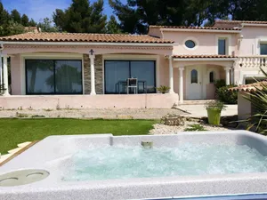 Image of Appartement charmant à La Cadière-d'Azur, 68 m², jacuzzi
