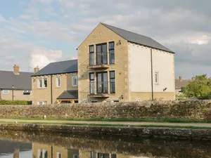 Image of 6 Lock View