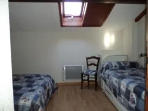 Image of Chalet chaleureux avec poêle à bois et parking, proche du centre de Font-Romeu - FR-1-580-124