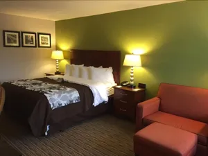 Image of Hilltop Garden Inn