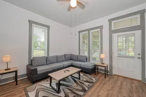 Image of New Listing! Chillaxing in Texas City, Minimalist Home, Wifi, Close to Texas Museum