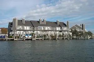 Image of Harbour Island 3A - 3 Br Townhouse