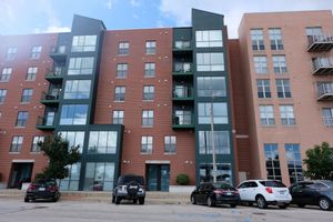 Image of Spacious Townhome w Parking by Frontdesk