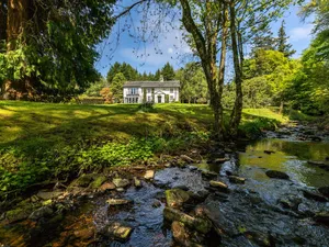 Image of Strathendrick House Magnificent property with Garden