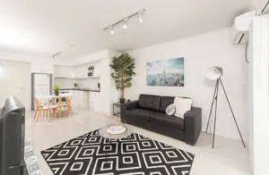 Image of Lakeview Suite 05
