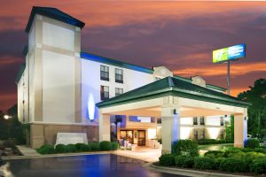 Image of Holiday Inn Express & Suites Fayetteville-Ft. Bragg