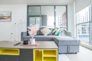 Image of Trendy 3bed2bath MascotAPT station right outside