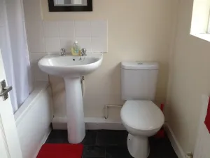 Image of Comfortable 2 Bedroom House in Haydock Ideal for Contractors