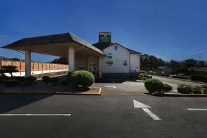 Image of America's Best Inn & Suites - Lincoln City