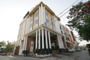 Image of Square Inn Hotel