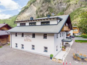 Image of Apart Letta