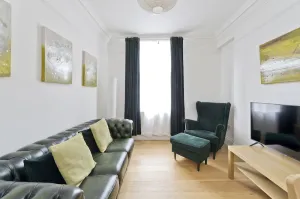 Image of Elegant 1BR Apartment Near Central London